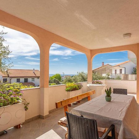 Stunning Apartment In Krk With Kitchen 크르크 외부 사진