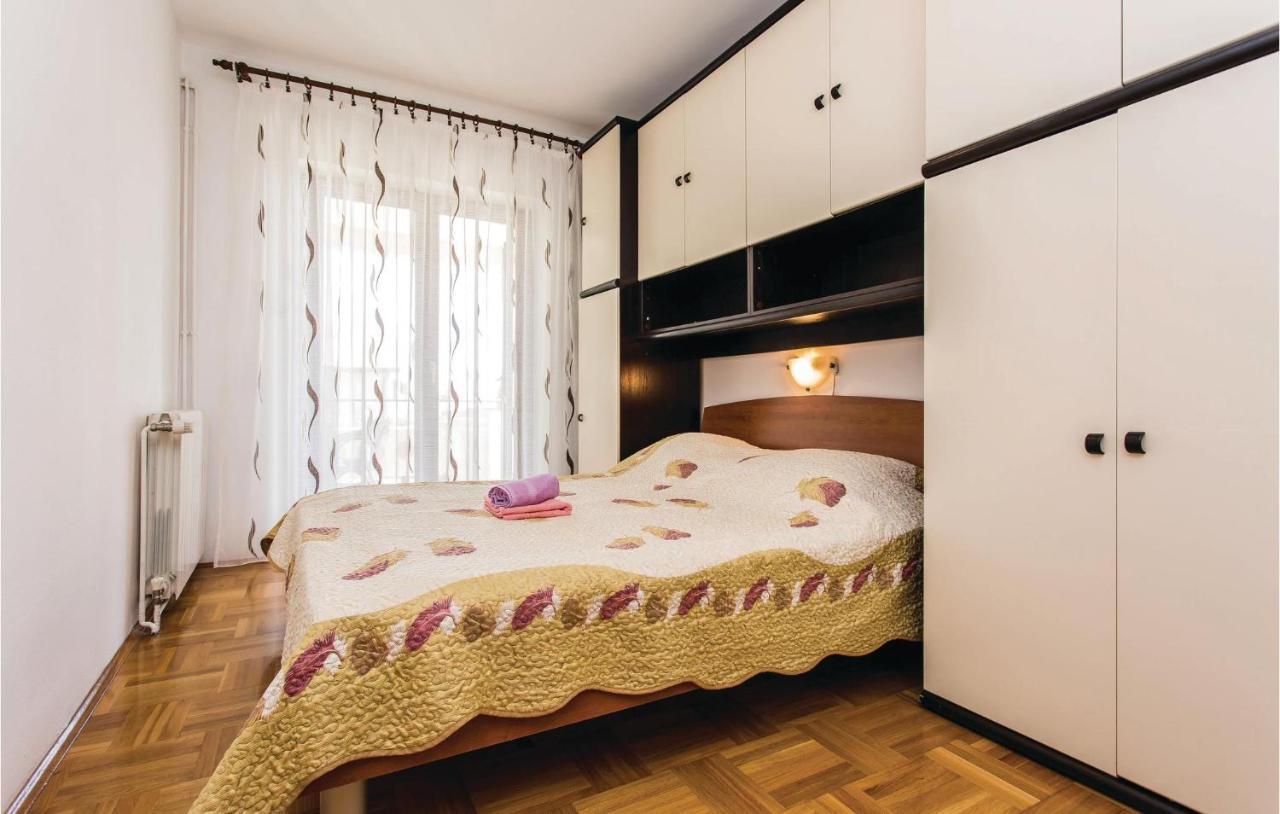 Stunning Apartment In Krk With Kitchen 크르크 외부 사진