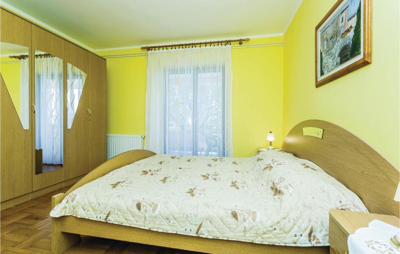 Stunning Apartment In Krk With Kitchen 크르크 외부 사진