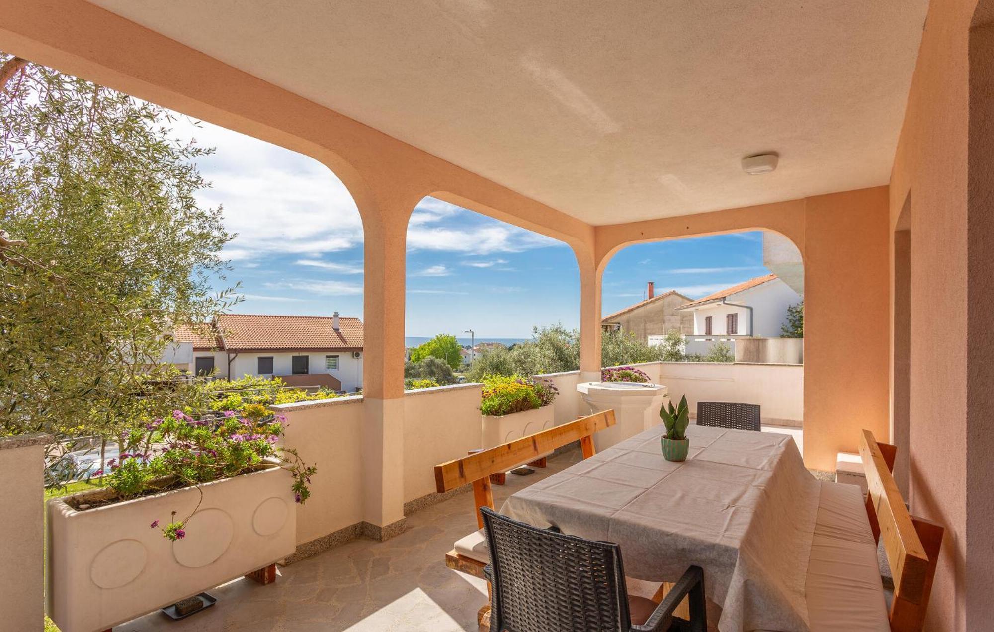 Stunning Apartment In Krk With Kitchen 크르크 외부 사진
